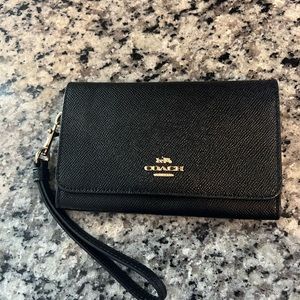 Super Cute Gently Used Coach Wallet/ Wrislet!